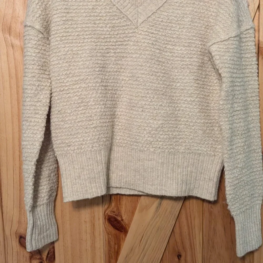 SO Goods for Life Beige Textured V-Neck Sweater | Size S